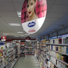 Rossmann plafonbelógók - üzletdekoráció