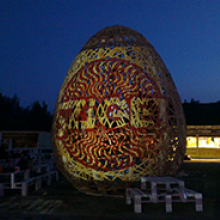 Sziget Fesztivál tojás pihenők installációja a Hellowood megbízásából